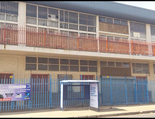 2,300M² WAREHOUSE FOR SALE IN OPHIRTON